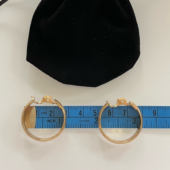 Vintage mid-80s Monet brushed gold clip-on hoops in EUC - Picture 4 of 12